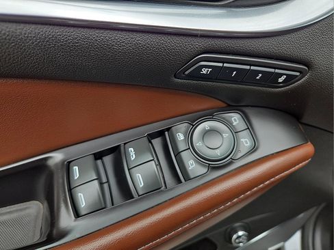 Used 2019 Buick Enclave Avenir w/ Avenir Technology Package image 16