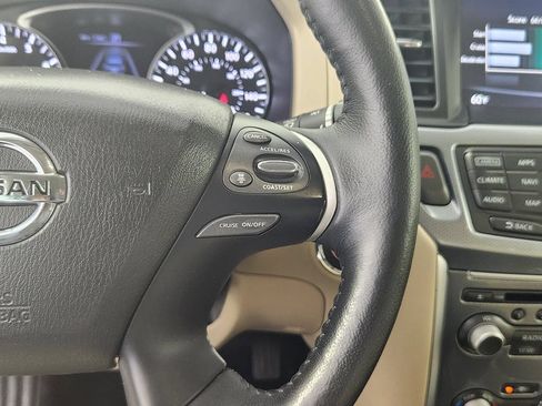 Used 2020 Nissan Pathfinder SL AWD/4WD image 23