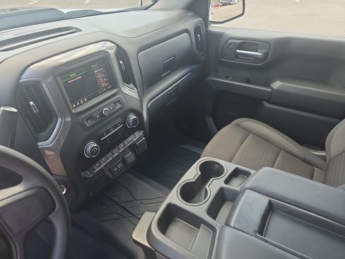 Used 2025 Chevrolet Silverado 1500 Custom Trail Boss AWD/4WD image 25