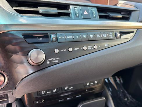 Certified 2021 Lexus ES 350 w/ Premium Package FWD image 26
