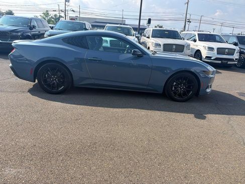 Used 2025 Ford Mustang Premium RWD image 6