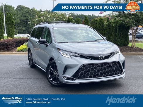 Used 2026 Toyota Sienna XSE FWD image 1