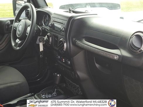 Used 2018 Jeep Wrangler Unlimited Sport image 27