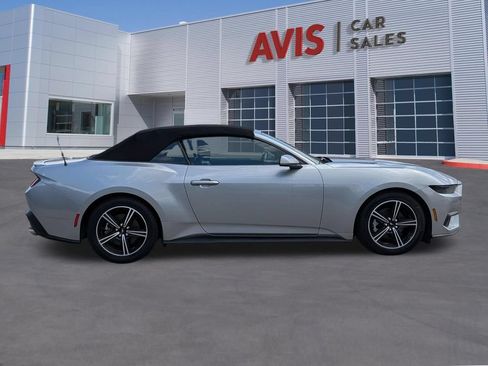 Used 2025 Ford Mustang Premium RWD image 5