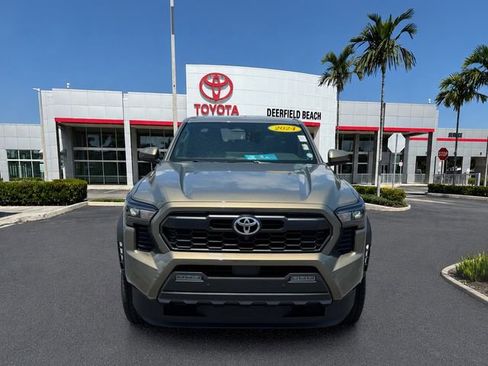 Used 2024 Toyota Tacoma TRD Off-Road w/ TRD Off Road Premium Package AWD/4WD image 2
