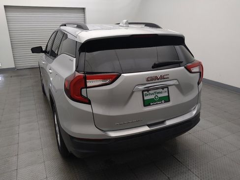 Used 2022 GMC Terrain SLE w/ Driver Convenience Package FWD image 6