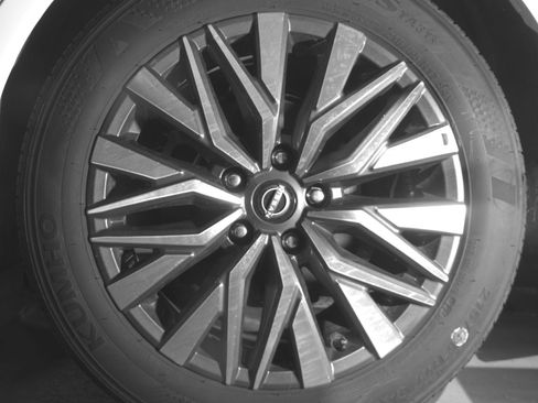 Used 2025 Nissan Altima 2.5 SV FWD image 14
