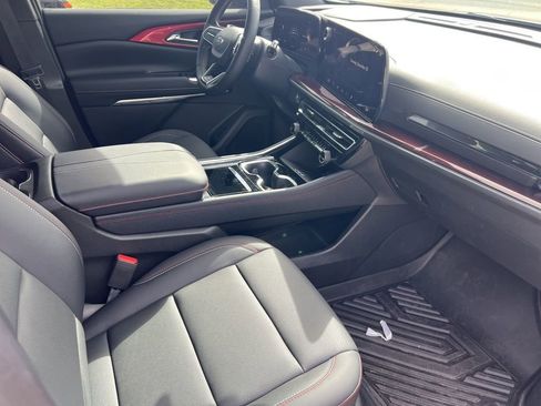 Used 2026 Chevrolet Traverse Z71 image 16