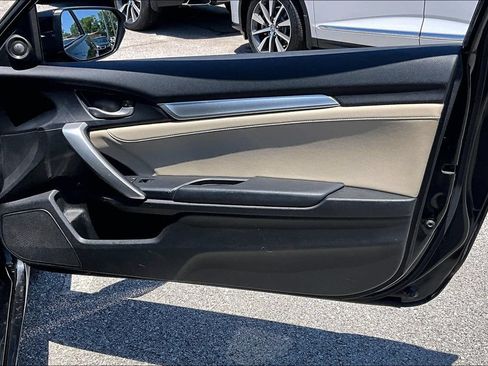 Used 2017 Honda Civic Touring image 23
