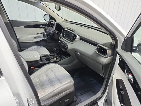Used 2017 Kia Sorento SX FWD image 16
