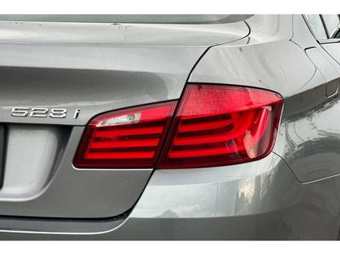 Used 2011 BMW 528i Sedan image 27