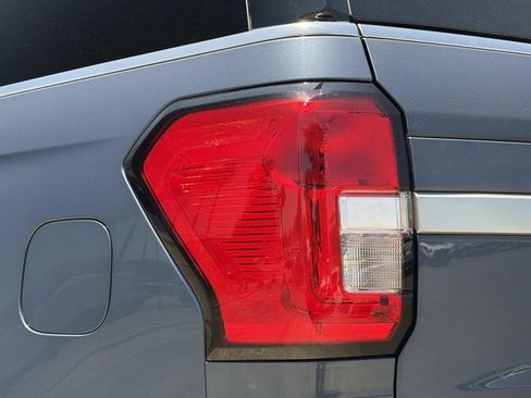 Used 2022 Ford Expedition XLT RWD image 8