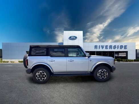 Used 2021 Ford Bronco Outer Banks AWD/4WD image 2