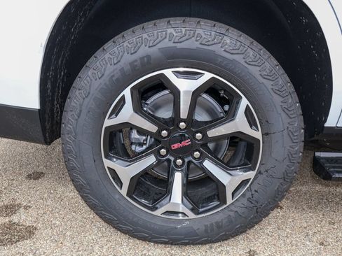 New 2026 GMC Yukon AT4 w/ AT4 Premium Plus Package AWD/4WD image 41