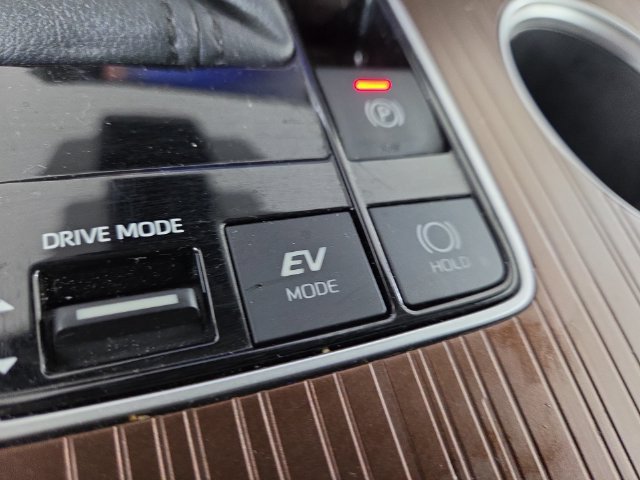 Used 2024 Toyota Sienna XLE w/ XLE Plus Package AWD/4WD image 25