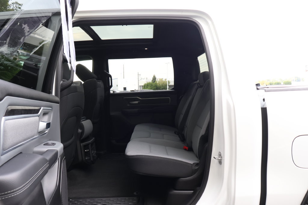 Used 2022 RAM 1500 Big Horn AWD/4WD image 45