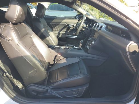 Used 2021 Ford Mustang Premium image 7