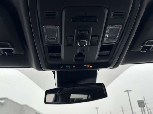 Used 2023 GMC Yukon Denali image 34