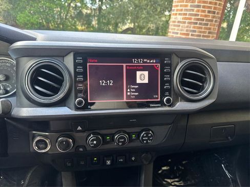 Used 2020 Toyota Tacoma TRD Off-Road w/ Technology Package AWD/4WD image 20