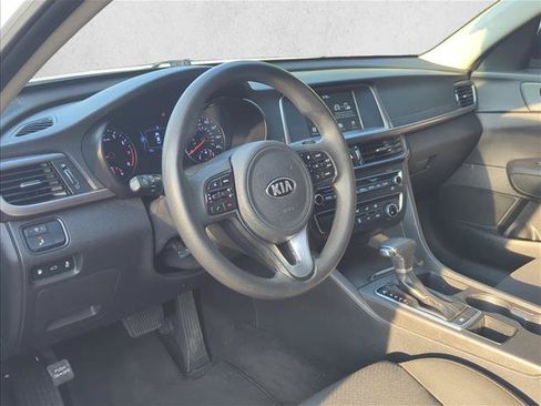 Used 2018 Kia Optima LX w/ 17" Alloy Wheels Package FWD image 9
