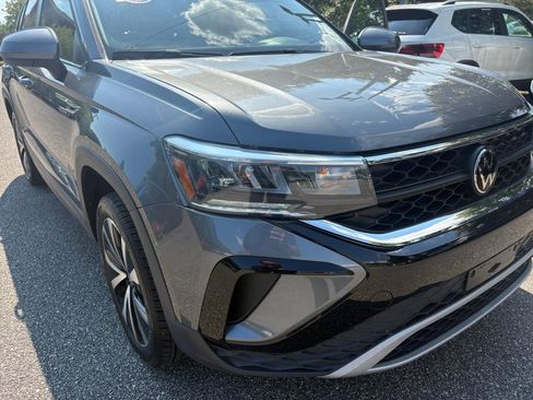 Certified 2023 Volkswagen Taos SE FWD image 24