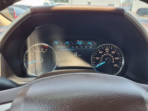 Used 2018 Ford F150 Lariat w/ Equipment Group 502A Luxury AWD/4WD image 22