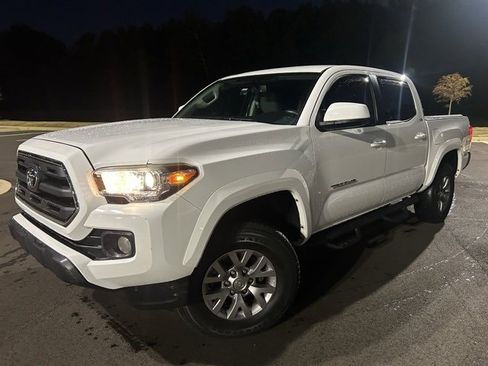 Used 2017 Toyota Tacoma SR5 image 13