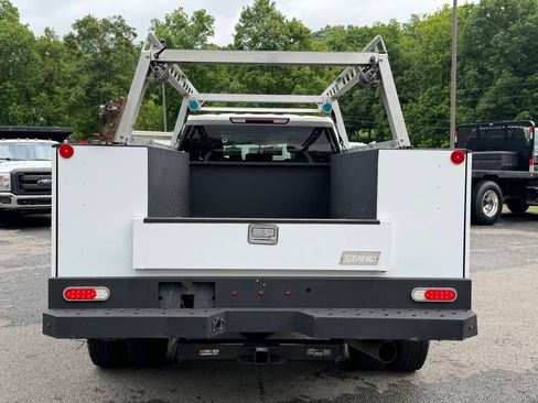 Used 2023 GMC Sierra 3500 Pro w/ Convenience Package AWD/4WD image 5