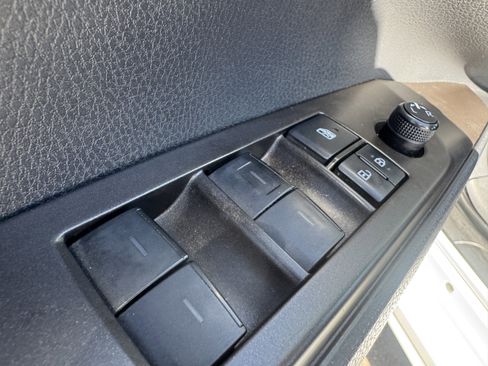 Used 2021 Toyota Camry SE FWD image 19