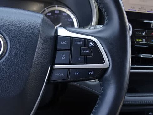 Used 2022 Toyota Highlander Platinum AWD/4WD image 35