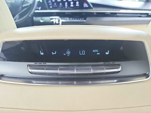 Used 2021 Cadillac Escalade Premium Luxury AWD/4WD image 45