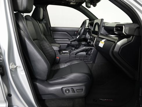 Used 2025 Toyota 4Runner TRD Off-Road image 10