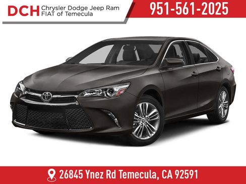 Used 2017 Toyota Camry SE FWD image 1