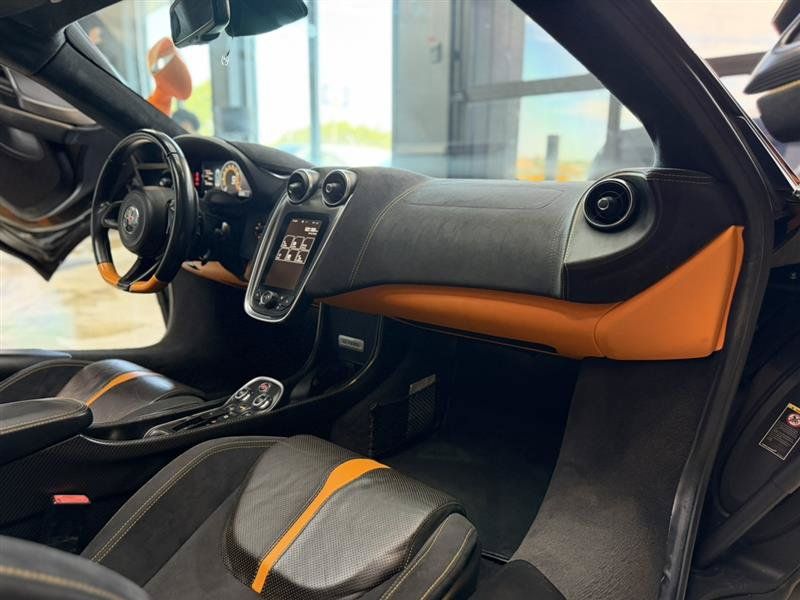 Used 2018 McLaren 570S Spider RWD image 15