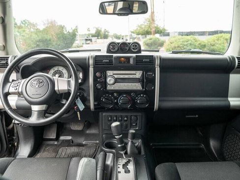 Used 2010 Toyota FJ Cruiser 4WD image 18