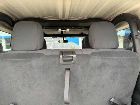 Used 2022 Jeep Wrangler Sport AWD/4WD image 14
