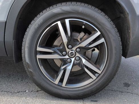 Used 2024 Volvo XC40 B5 Core AWD/4WD image 14