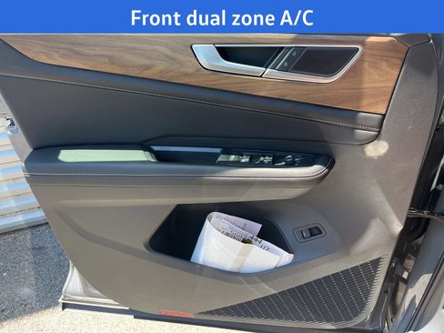 New 2026 Volkswagen Atlas SE FWD image 7