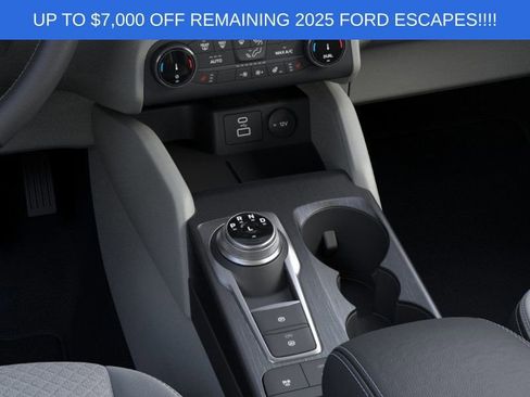 New 2025 Ford Escape Active w/ Cold Weather Package AWD/4WD image 15