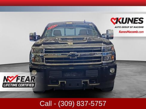 Used 2019 Chevrolet Silverado 2500 High Country AWD/4WD image 2