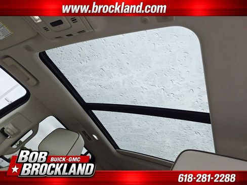 Used 2024 GMC Yukon Denali w/ Advanced Technology Package AWD/4WD image 9