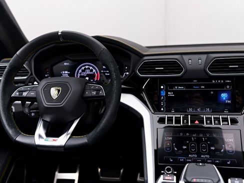 Used 2021 Lamborghini Urus image 58