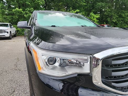Used 2017 GMC Acadia SLE FWD image 9