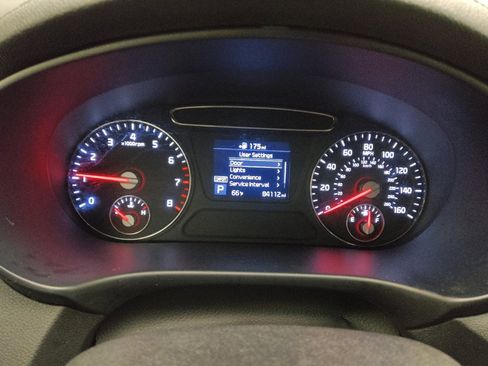 Used 2020 Kia Sorento FWD V6 image 23