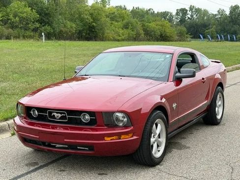 Used 2009 Ford Mustang Premium RWD image 8