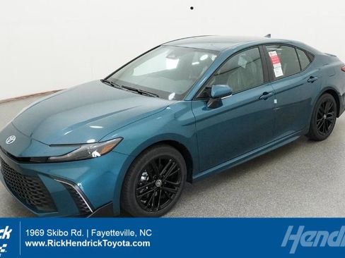 New 2026 Toyota Camry SE image 1