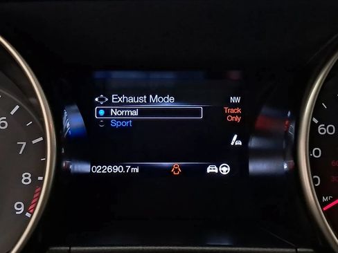 Used 2016 Ford Mustang Shelby GT350 w/ Technology Package RWD image 14