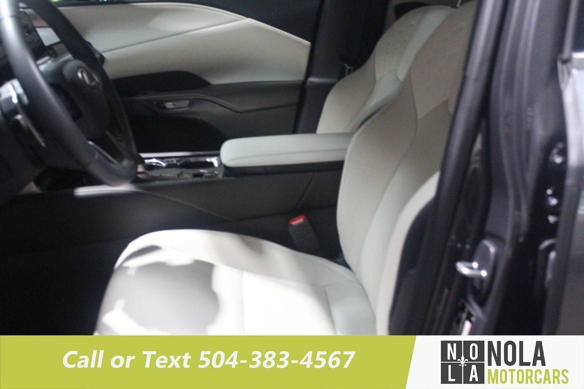 Used 2024 Lexus RX 350 FWD w/ Technology Package image 8