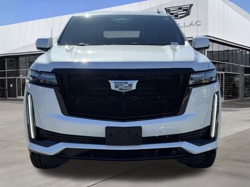 Used 2022 Cadillac Escalade Sport Platinum w/ Heavy-Duty Trailer Package image 4