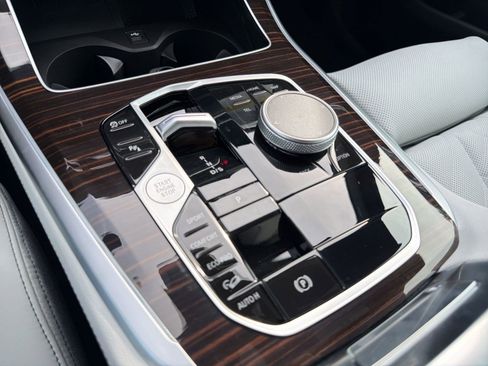 New 2026 BMW X5 xDrive40i w/ Premium Package AWD/4WD image 17
